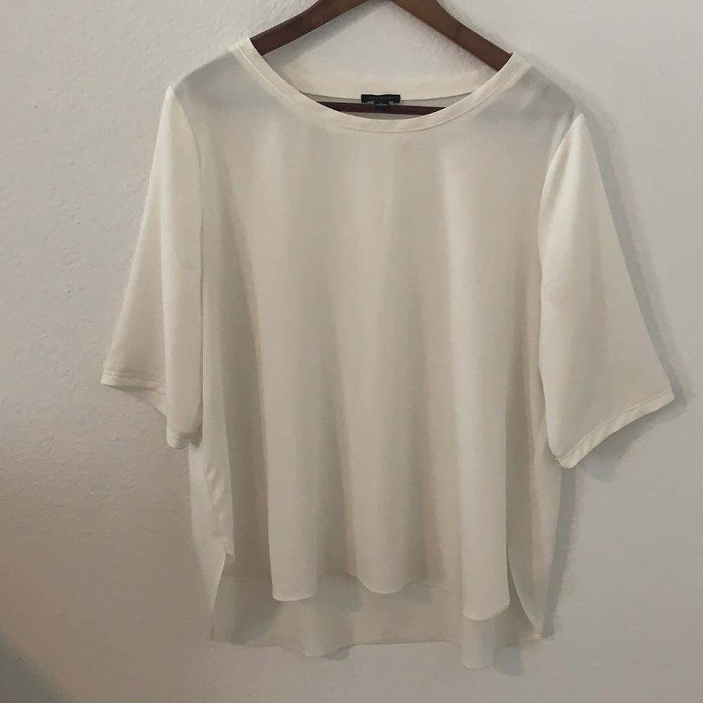 Ann Taylor hi-low short sleeve top. Large.